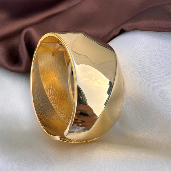 Premium Women’s Bold Gold Plated Bracelet Bangle