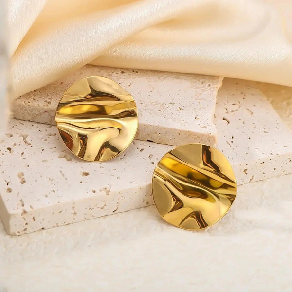 Radiance Wavy Gold Disc Earrings for Women – Anti Tarnish & Waterproof